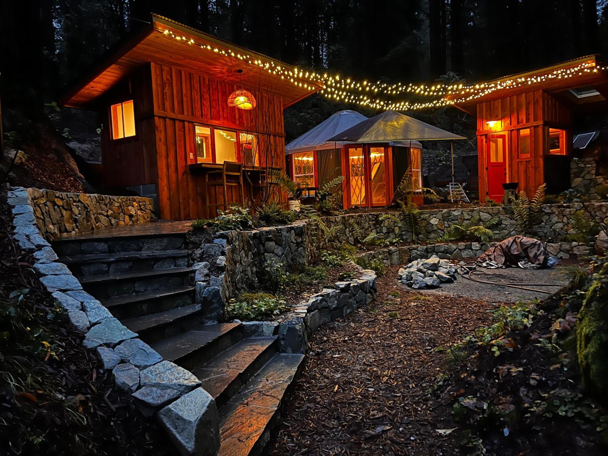 Magical Yurt In The Woods - 2 Miles From Town 호텔 네바다시티 외부 사진