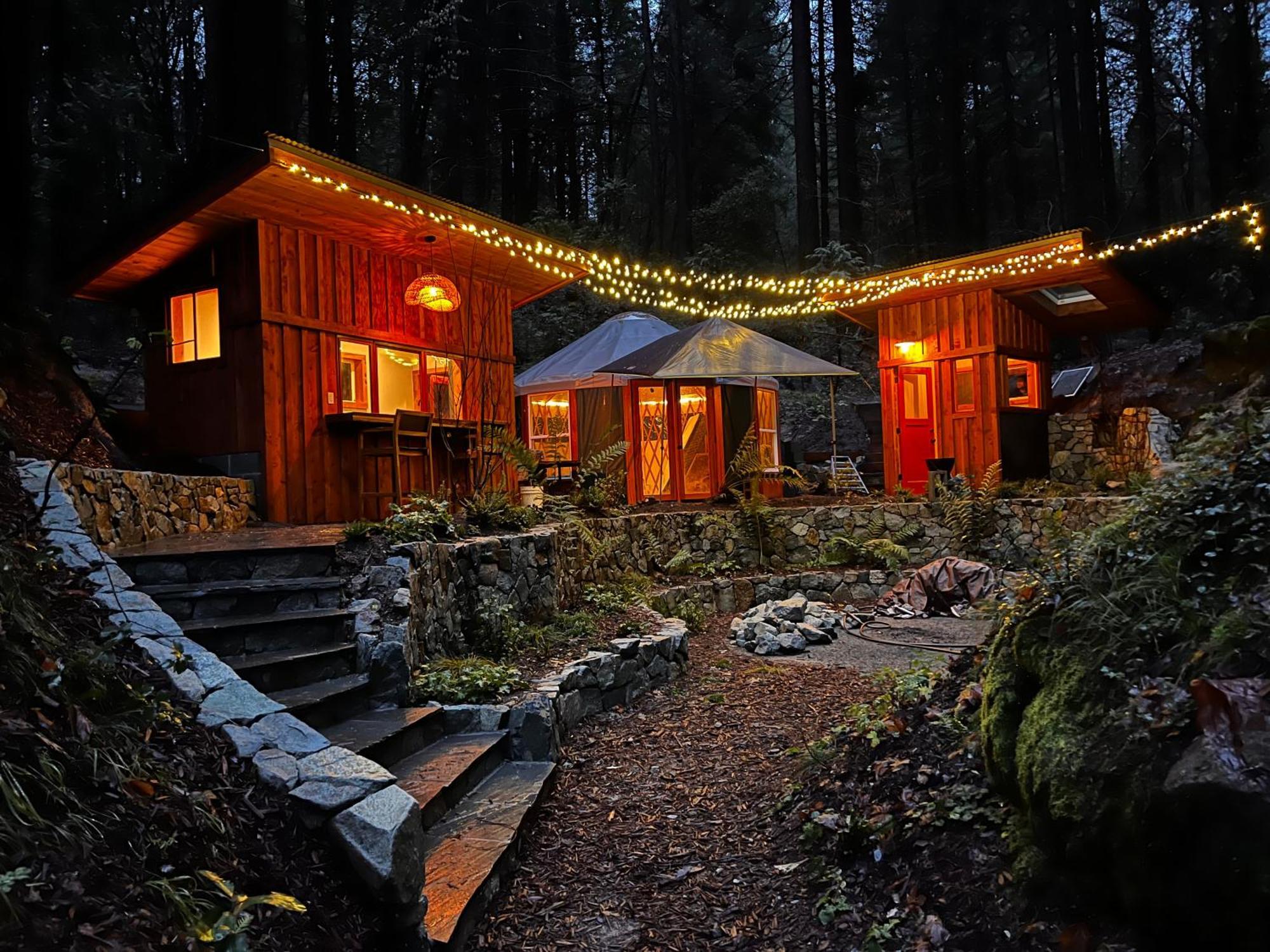 Magical Yurt In The Woods - 2 Miles From Town 호텔 네바다시티 외부 사진