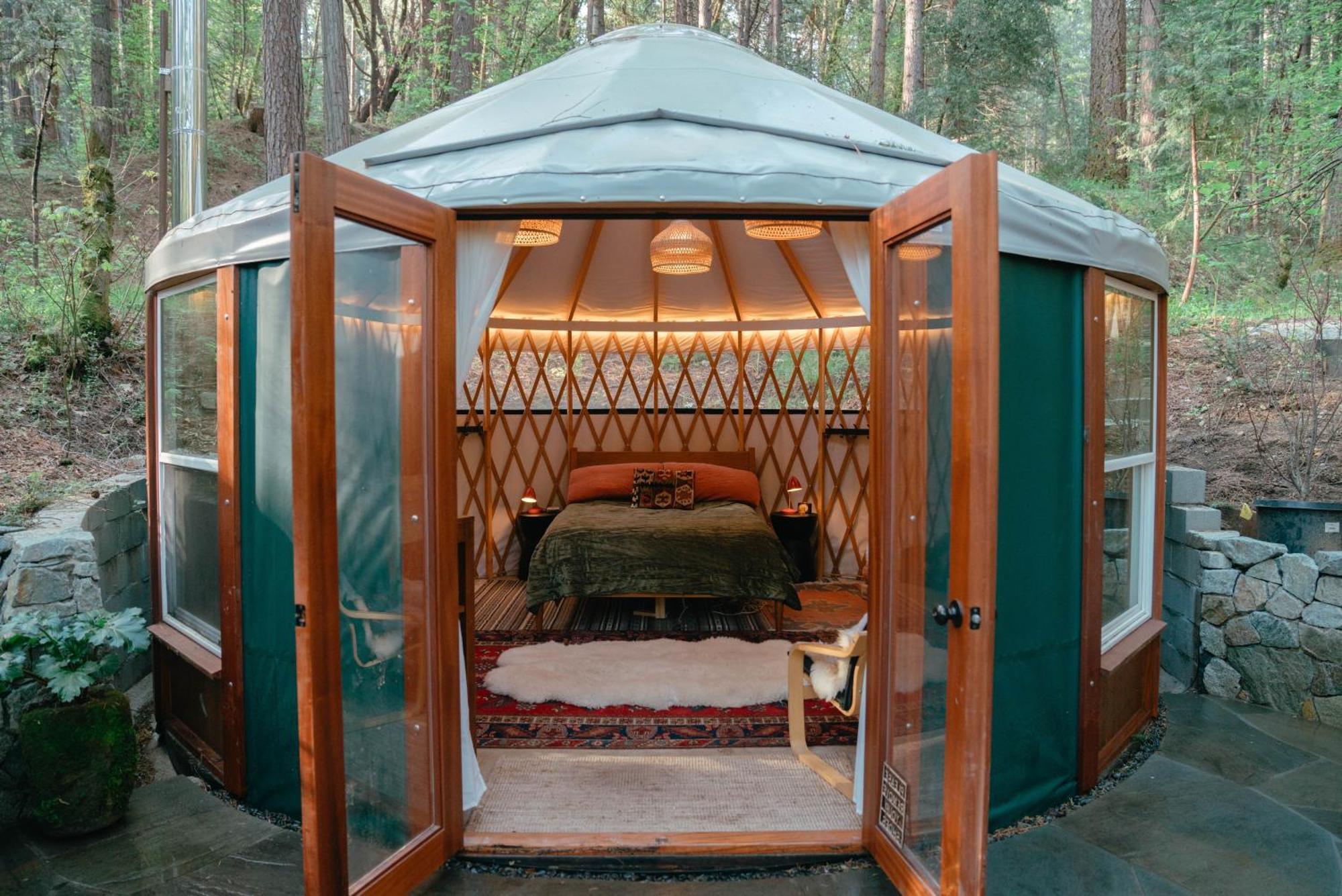 Magical Yurt In The Woods - 2 Miles From Town 호텔 네바다시티 외부 사진