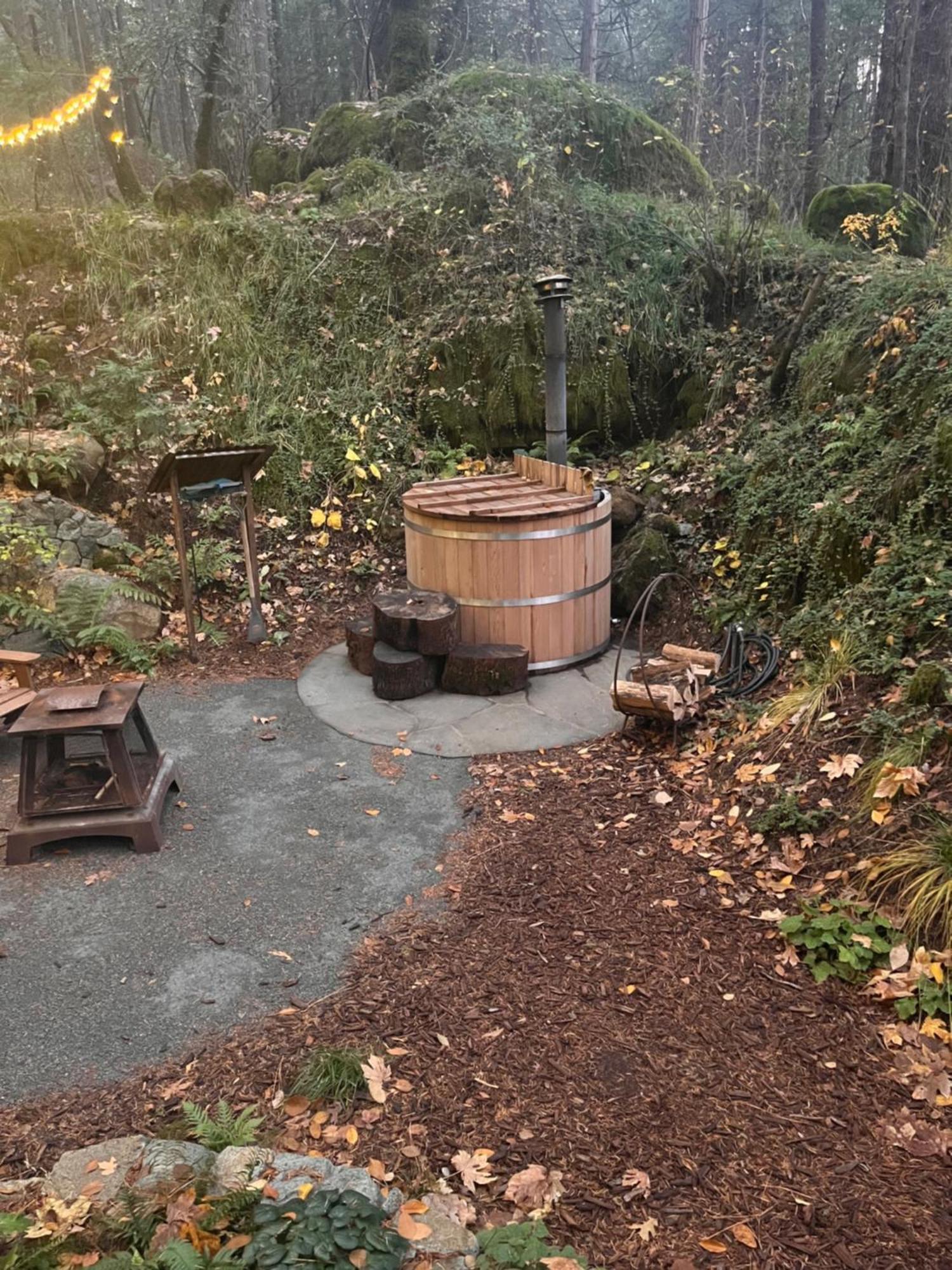 Magical Yurt In The Woods - 2 Miles From Town 호텔 네바다시티 외부 사진
